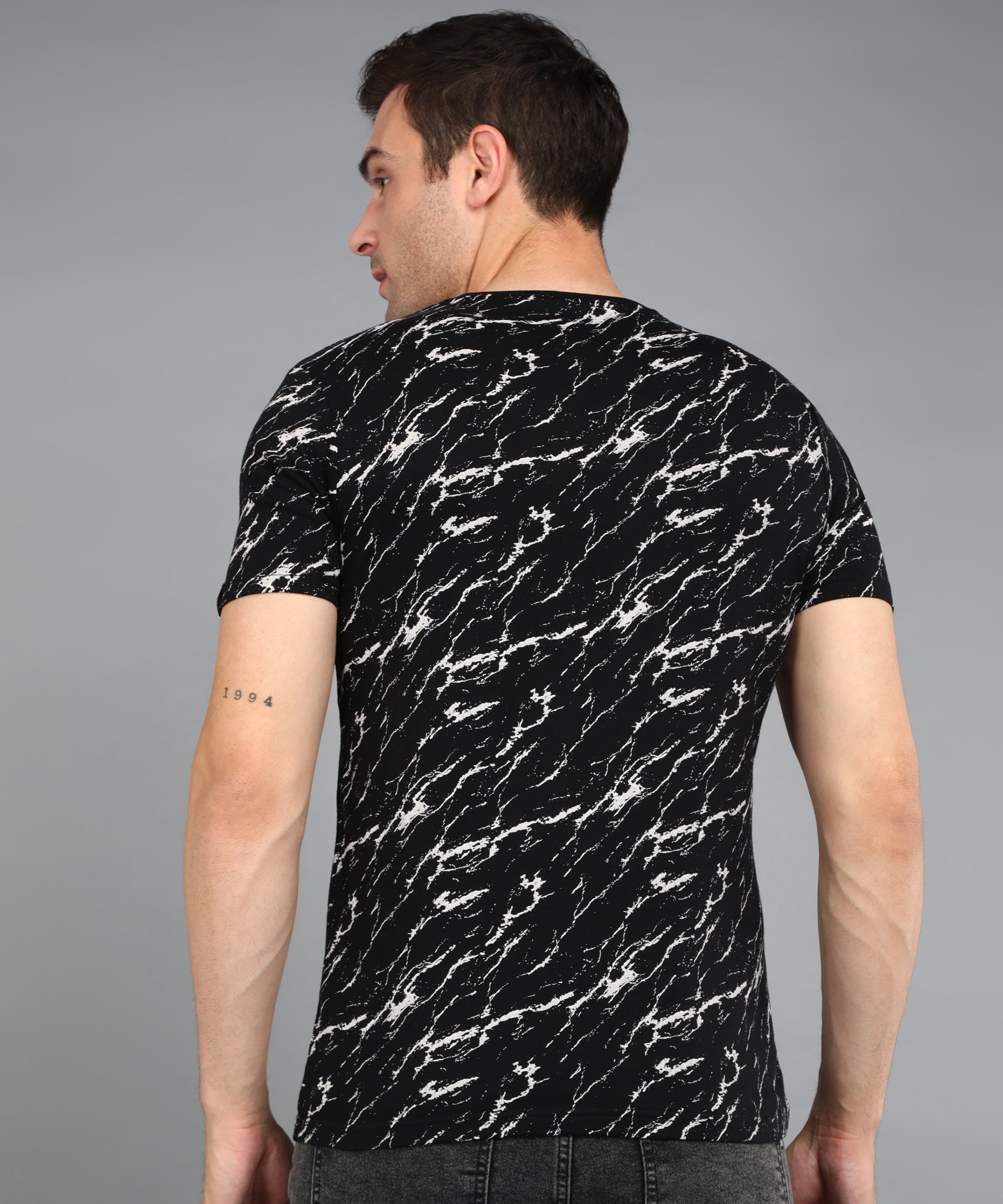 Men's Black Printed Round Neck Half Sleeve Slim Fit Cotton T-Shirt