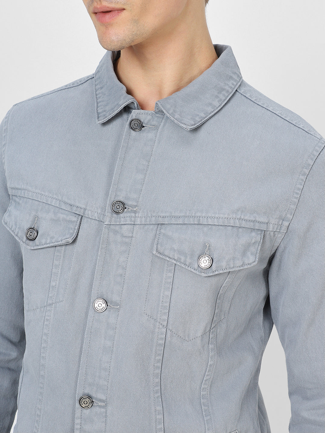 Men's Light Grey Solid Regular Fit Washed Full Sleeve Denim Jacket