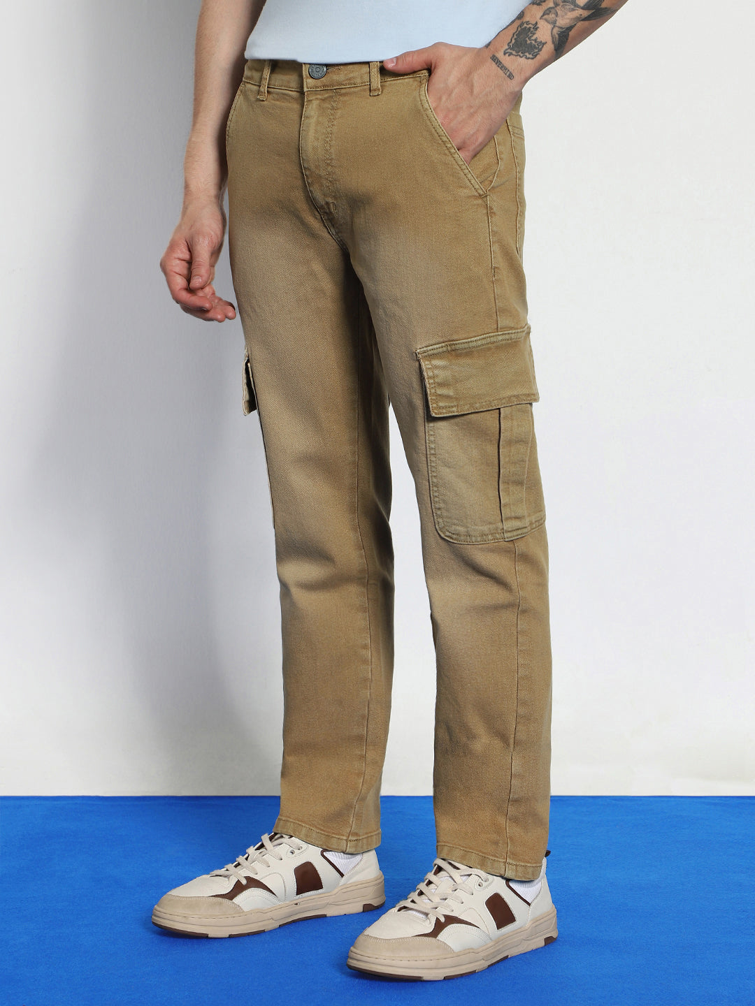 Men's Dark Khaki Regular Fit Washed Cargo Jeans With 6 Pockets Stretchable