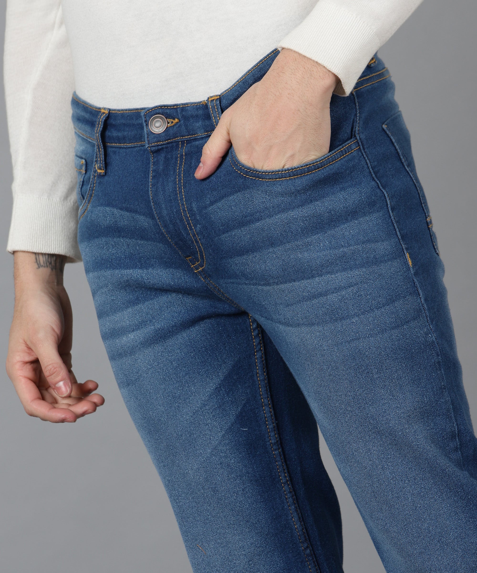 Men's Blue Regular Fit Washed Jeans Stretchable