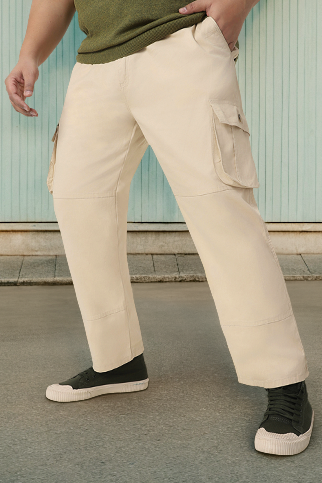 Plus Men's Cream Regular Fit Solid Cargo Chino Pant with 6 Pockets