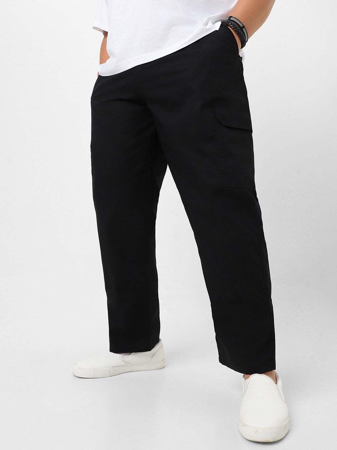 Plus Men's Black Regular Fit Solid Cargo Chino Pant With 6 Pockets