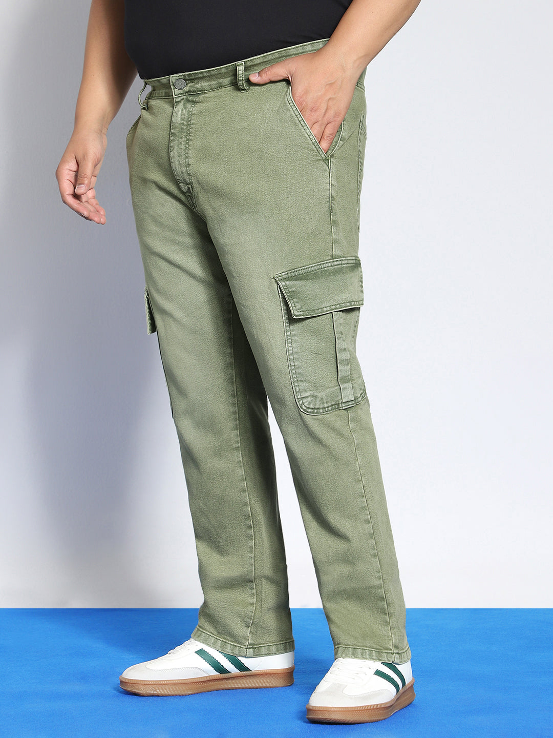 Plus Men's Olive Green Regular Fit Washed Cargo Jeans With 6 Pockets Stretchable