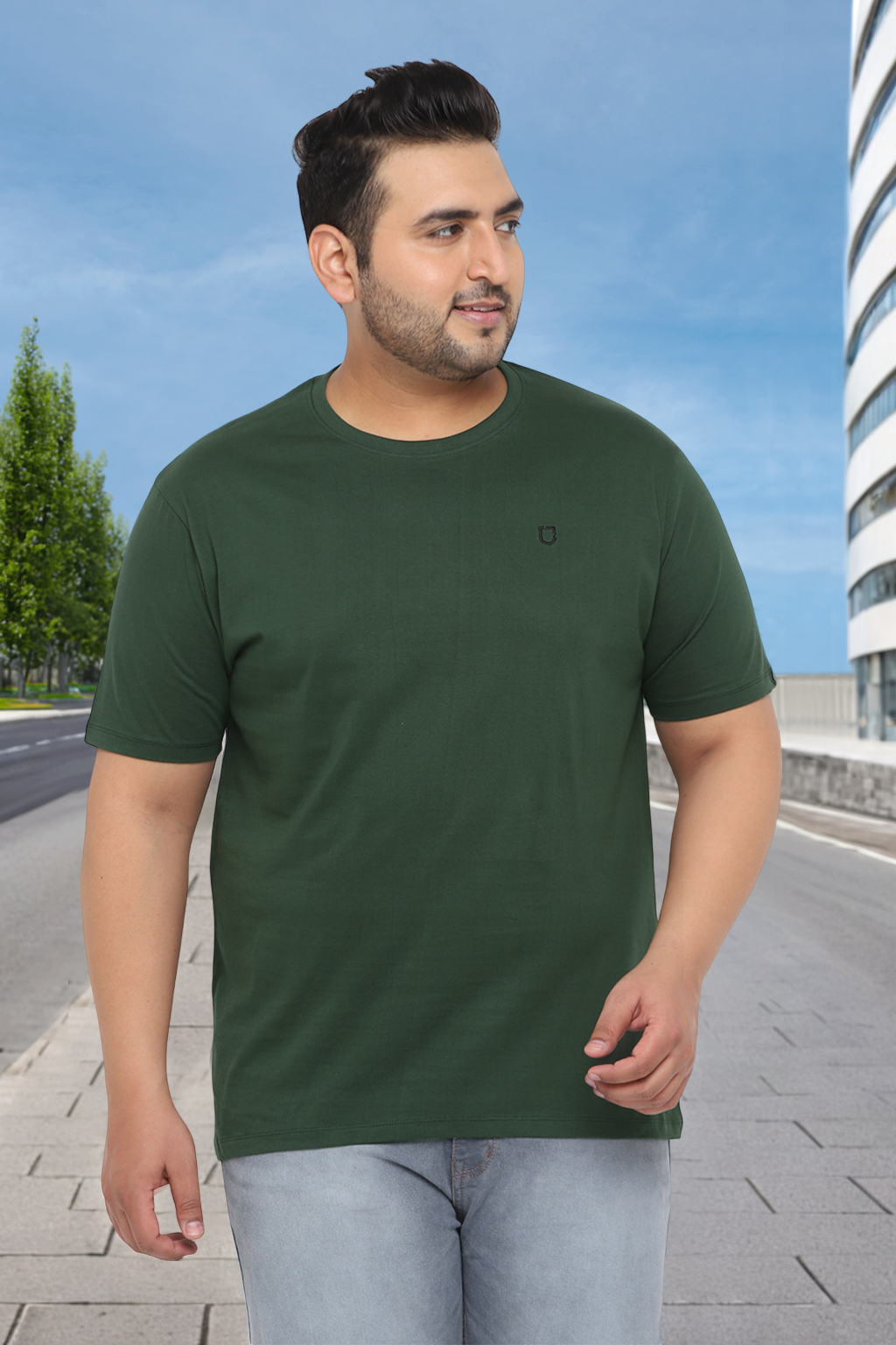 Plus Men's Dark Green Solid Regular Fit Round Neck Cotton T-Shirt