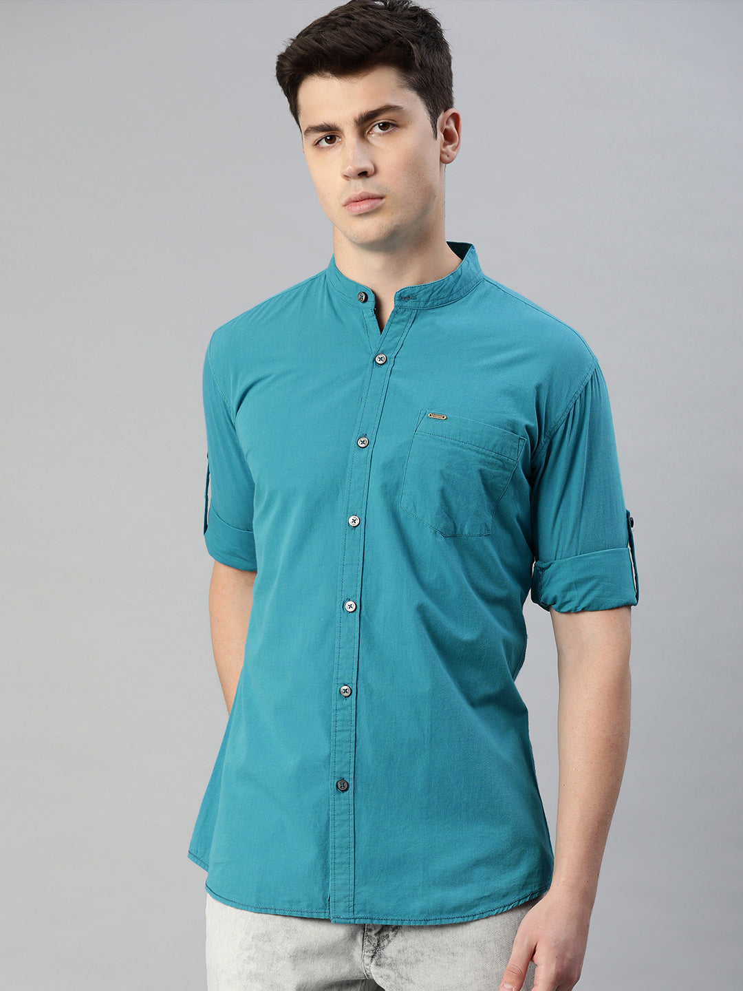 Men Blue Slim Fit Solid Casual Shirt