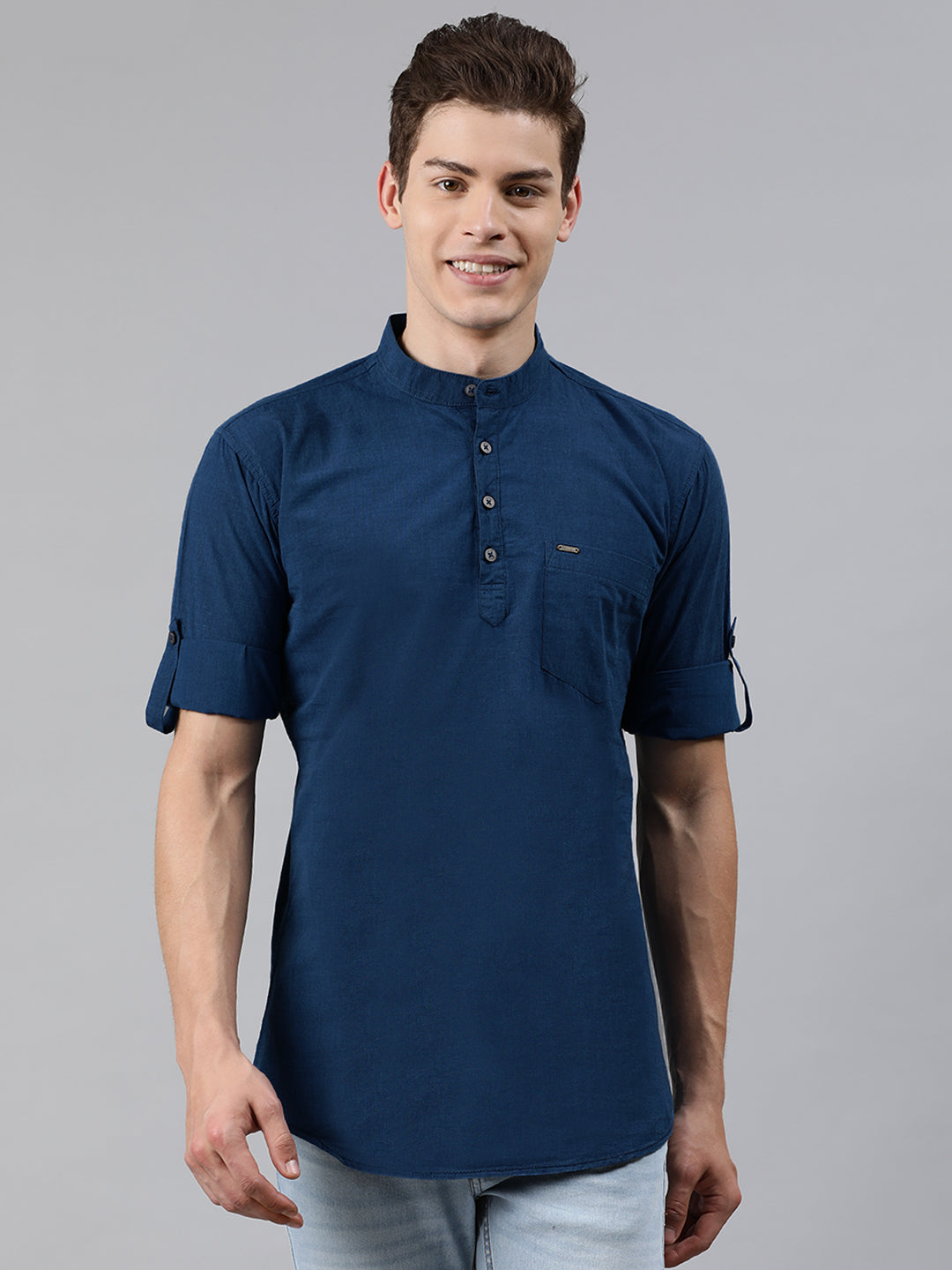 Men Blue Slim Fit Solid Casual Shirt