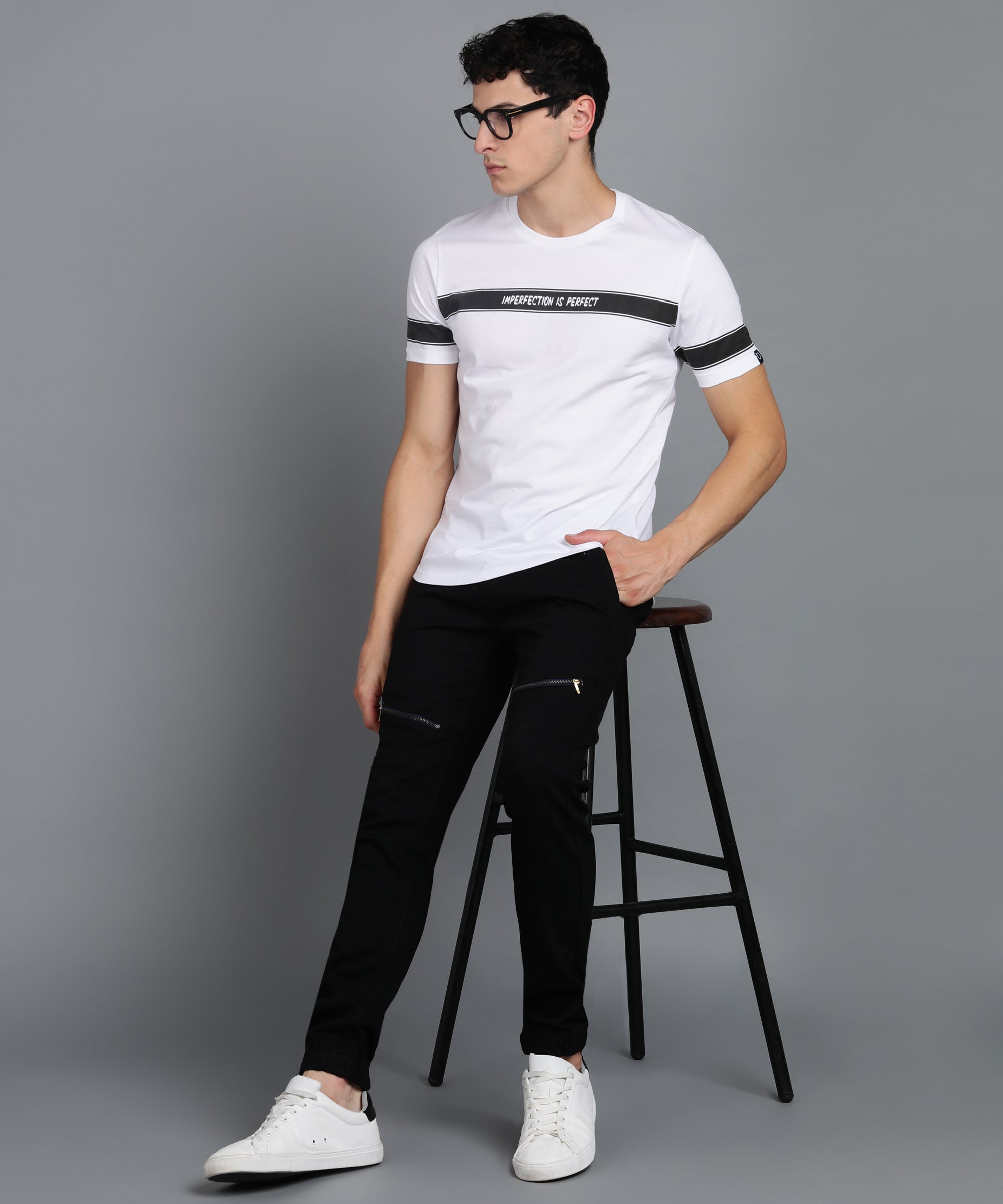 Men's Printed White Round Neck Half Sleeve Slim Fit Cotton T-Shirt