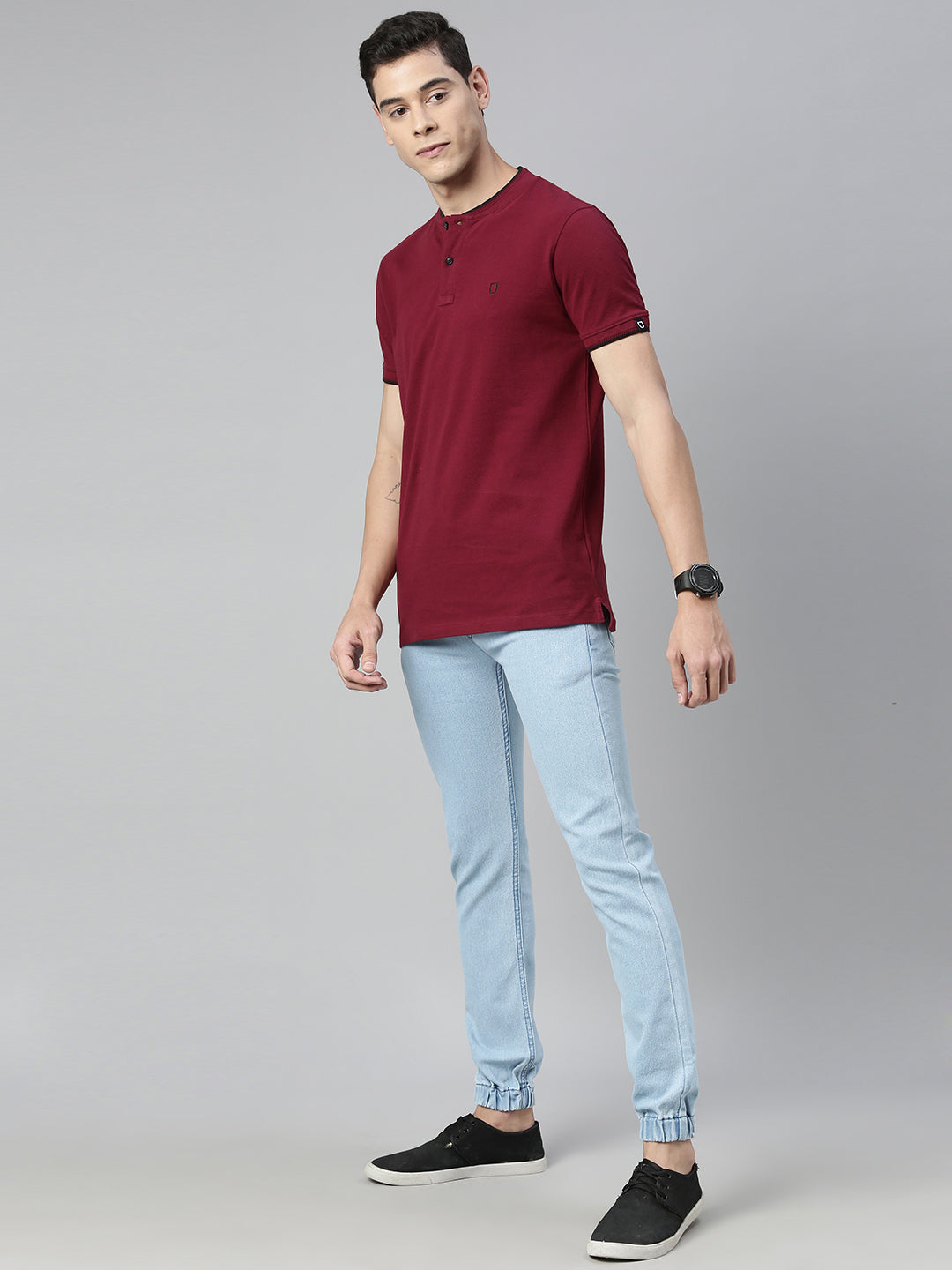 Men's Maroon Solid Mandarin Collar Slim Fit Cotton Polo T-Shirt